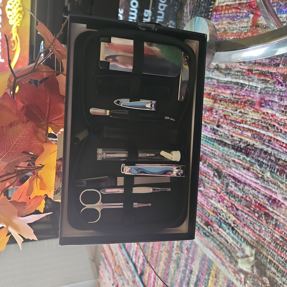 10 piece grooming  kit & case new